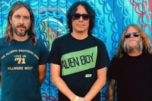 Earthless